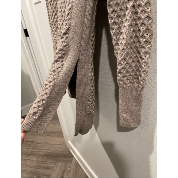 ATHLETA Honeycomb Grey Round Neck Sweater - Picture 4 of 5